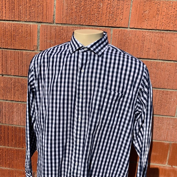 Tommy Hilfiger dress shirt - Picture 2 of 5